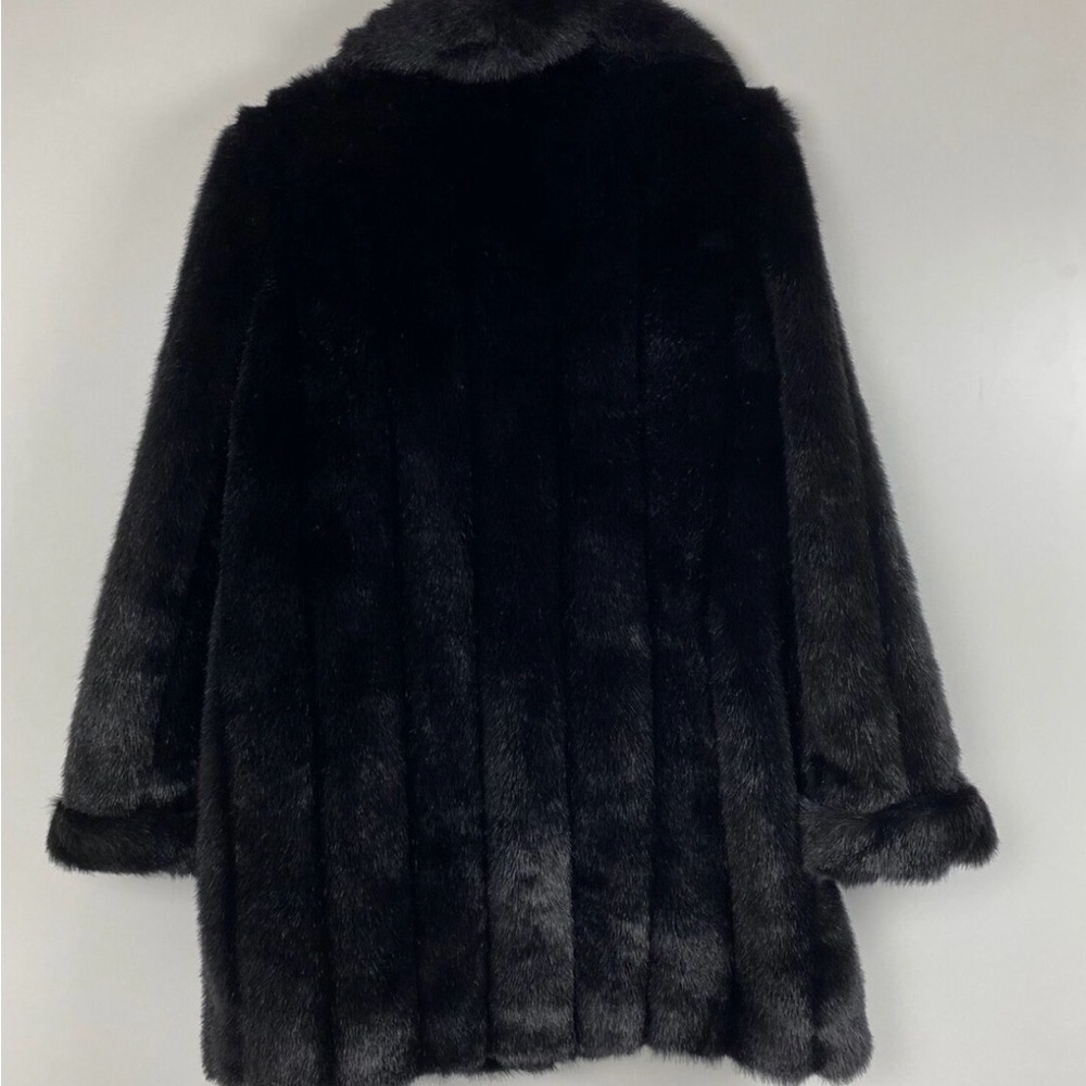 Like new! Dennis Basso faux fur